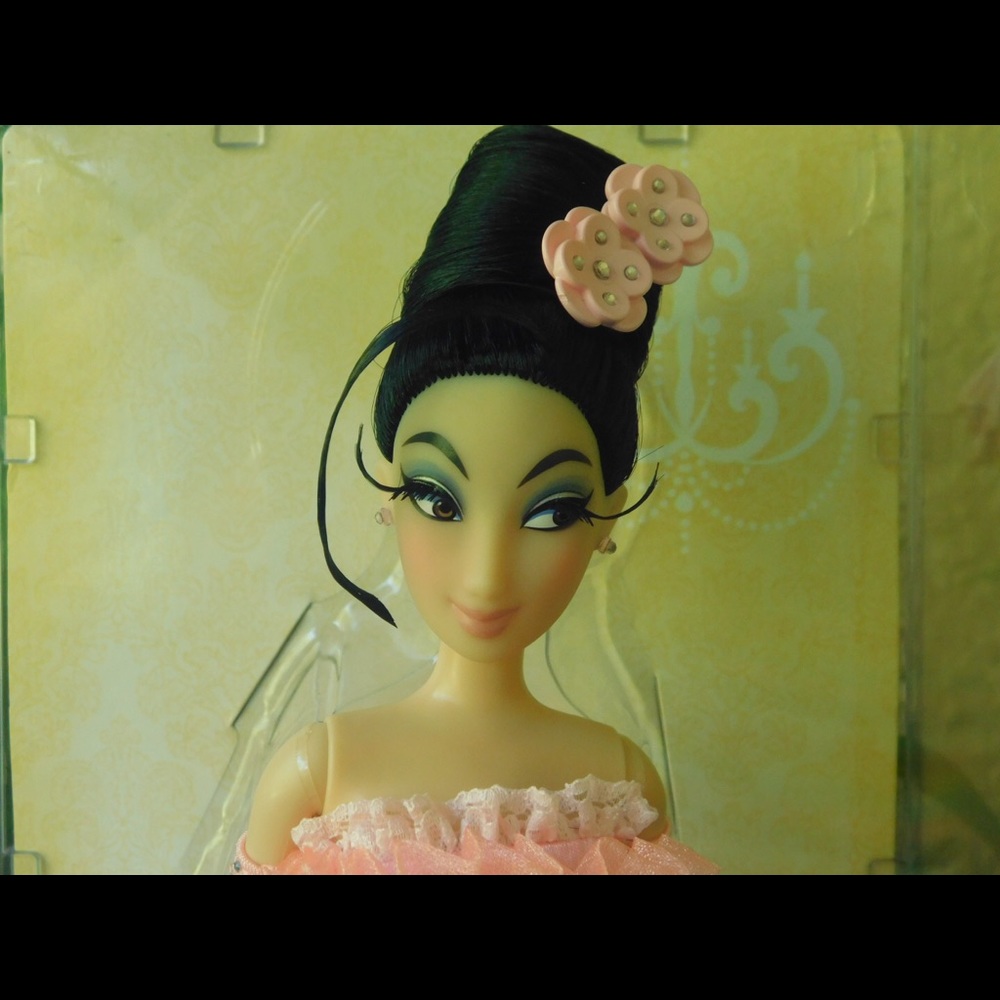 🔆🌸Disney’s Mulan Designer Collection Doll!